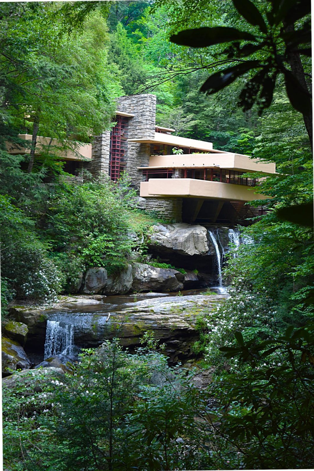 La maison sur la cascade de Frank Lloyd Wright ou la fureur de vivre (USA) Histambar