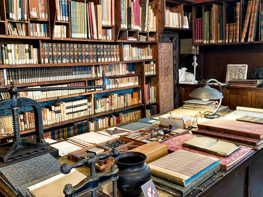 Bibliothèque Fortuny